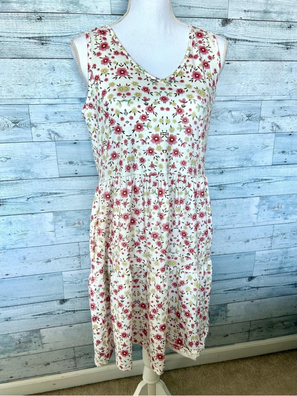 Floral V-Neck Sleeveless Cotton Dress in Cream and Pink
